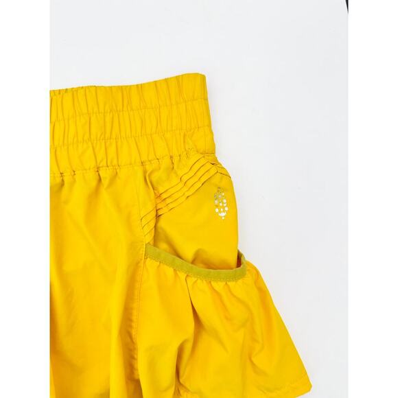 Free People Movement get your flirt on shorts - Size medium - Picture 5 of 6